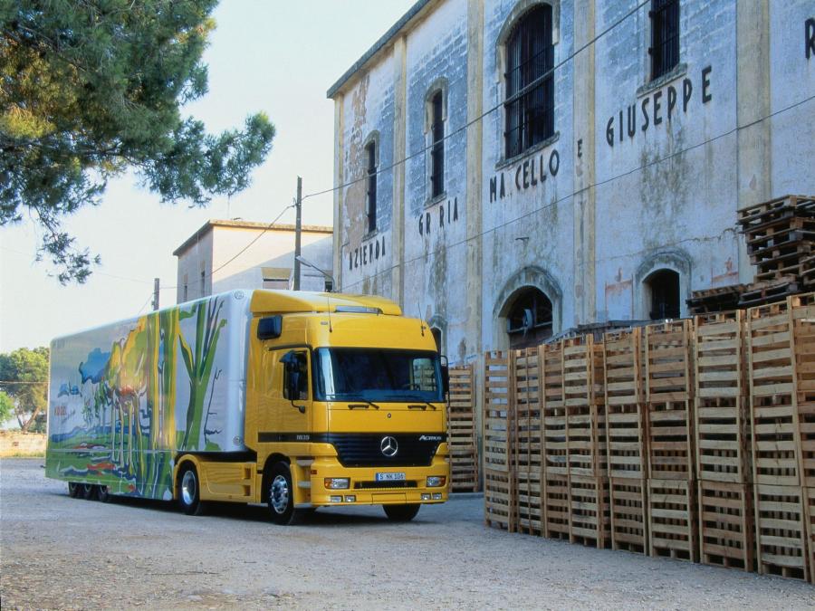 Mercedes-Benz Actros 1835 1997 года  (фото 7 из 17)
